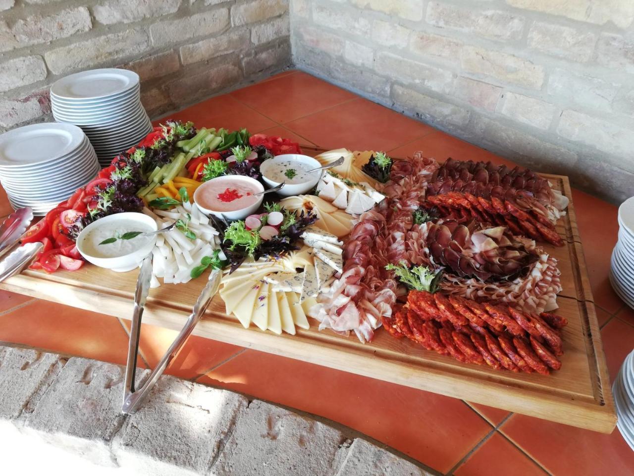 St Peter Vini Ξενοδοχείο Svaty Peter Εξωτερικό φωτογραφία